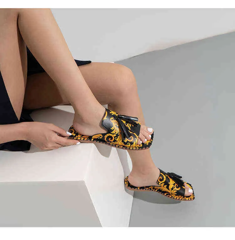 2022 flower tassel women`s sandals flat heel solid shoes for women
