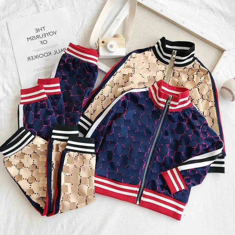 Completi di abbigliamento firmati per bambini Nuove tute con stampa di lusso Giacche con lettere di moda + pantaloni da jogging Felpa stile sportivo casual Ragazzi Ragazze