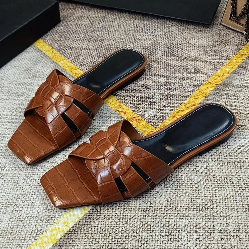 Slippers Brand Designer Fashion Women Genuine Leather Narrow Band Peep Toe Flat Sandals Luxury Ladies Slides Summer Shoes TE4