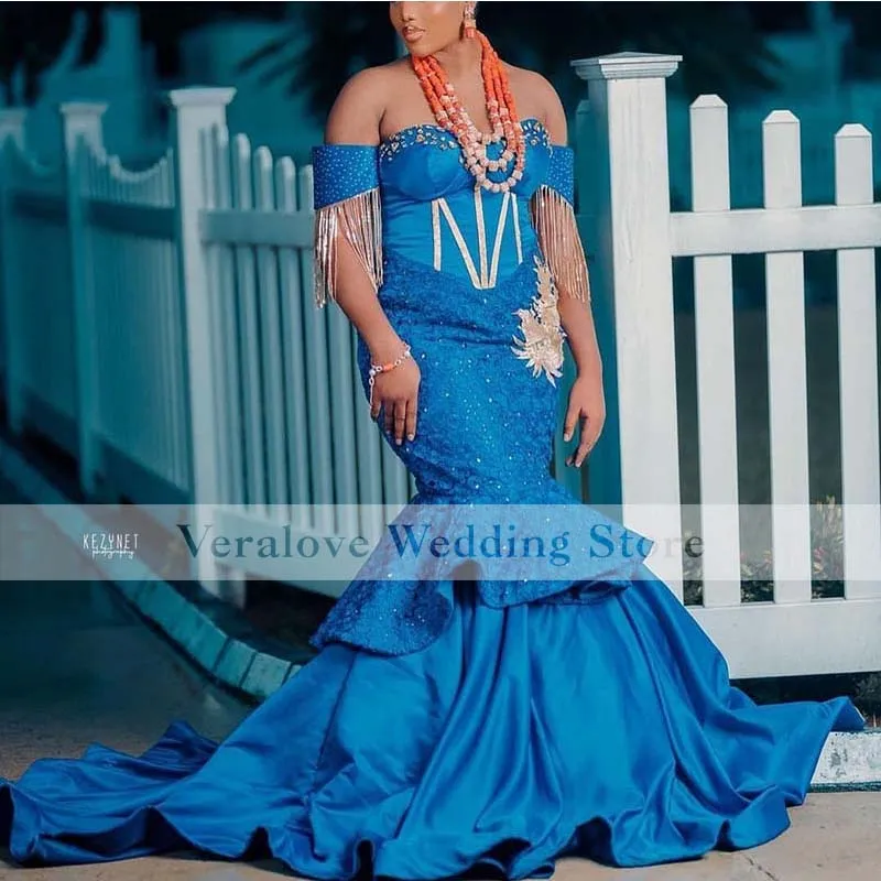 Blå av axeln Mermaid Prom klänningar 2021 Appliques Lace Pärlor Afrikanska Arabiska Saudiska Formella Party Gowns Vestidos De Novia
