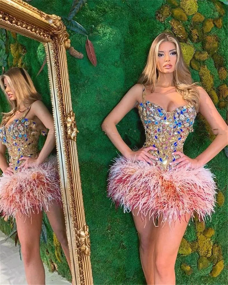 Renkli kristal boncuklu kısa kokteyl elbiseleri 2021 tüylü sevgilim boyun diz uzunluğu Homecoming Party Gowns M16