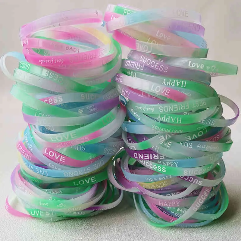 100 sztuk lumy Luminous Inspiruje Bransoletki Silikonowe Miłość Przyjaciel Drukowane Bangles Fluorescencyjny Noc Świecące Rubber Band Opaska