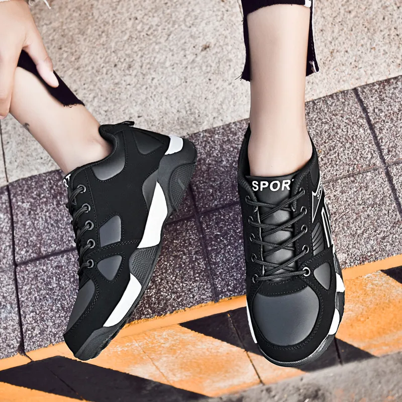 Printemps Chaussures adaptées pour femmes hommes Chaussures éclairent fond respirant léger Zapatos skateboard marche en Stock 36-4