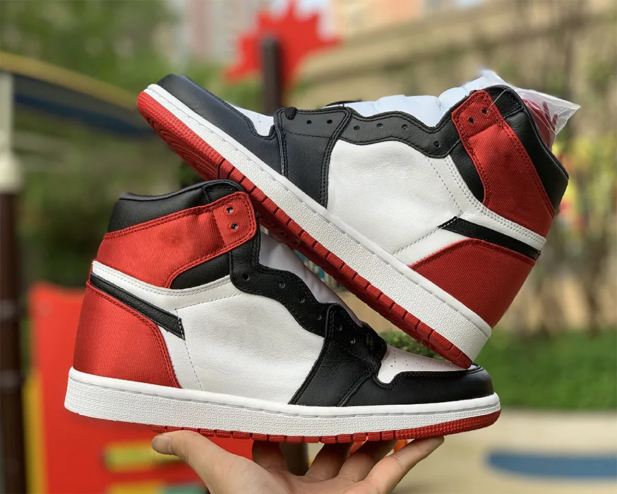 Black toe satin 1s top