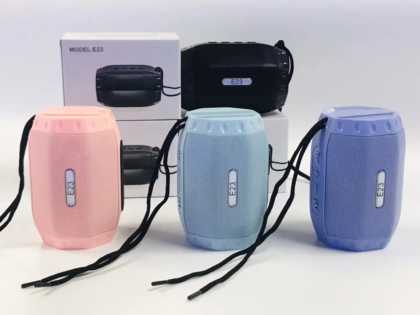 Haut-parleur sans fil Bluetooth E23 Les haut-parleurs portables extérieurs prennent en charge la couleur macaron TF FM USB TWS