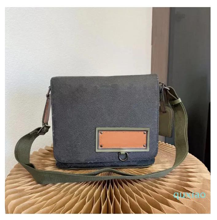 District PM الصليب الجسم حقيبة الرجل الكلاسيكية نمط مصمم جودة عالية أزياء الرجال رسول حقائب crossbody قماش الكتب فليب محفظة حقائب اليد