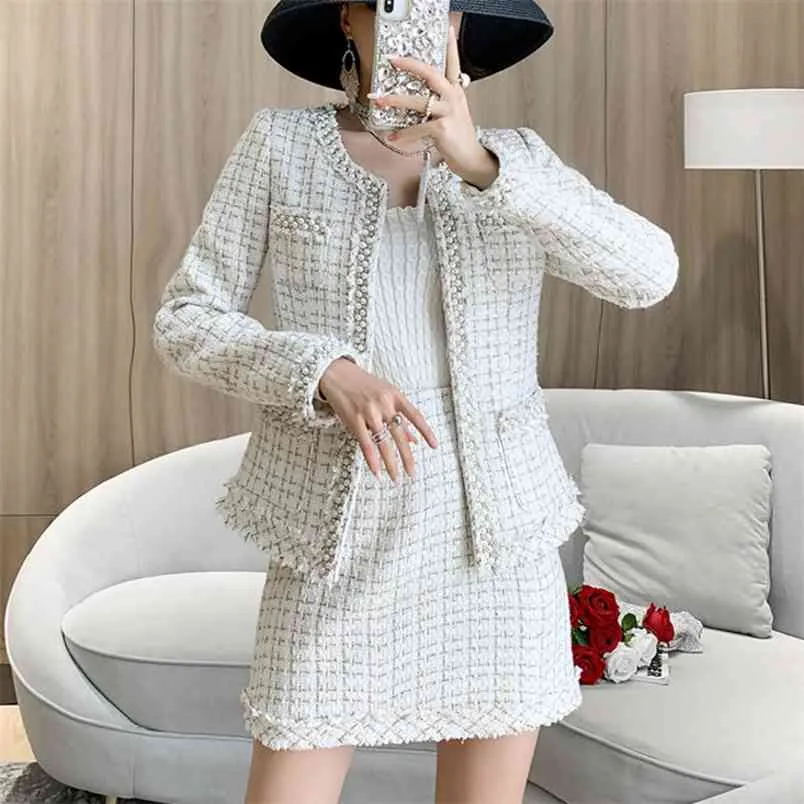 Högkvalitativ Höst Vinter Vintage Tweed Två Piece Set Kvinnor Outfits Fashion Fringe Beading Jacket Coat Mini Skirt Suits 210514