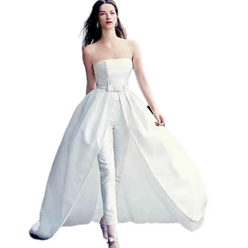 Elegante Abito Da Sposa Con Tuta In Raso Senza Spalline Con