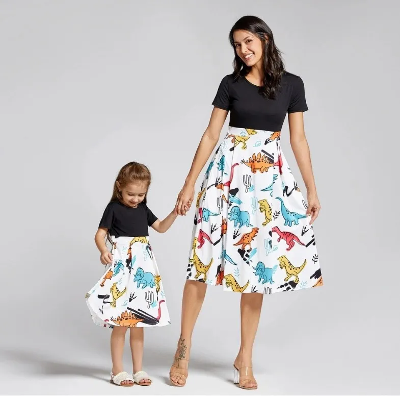 zomer familie matching outfits moeder dochter cartoon splitsen prinses jurk moeder kinderen meisjes dinosaurus print ronde hals korte mouw jurken s1105