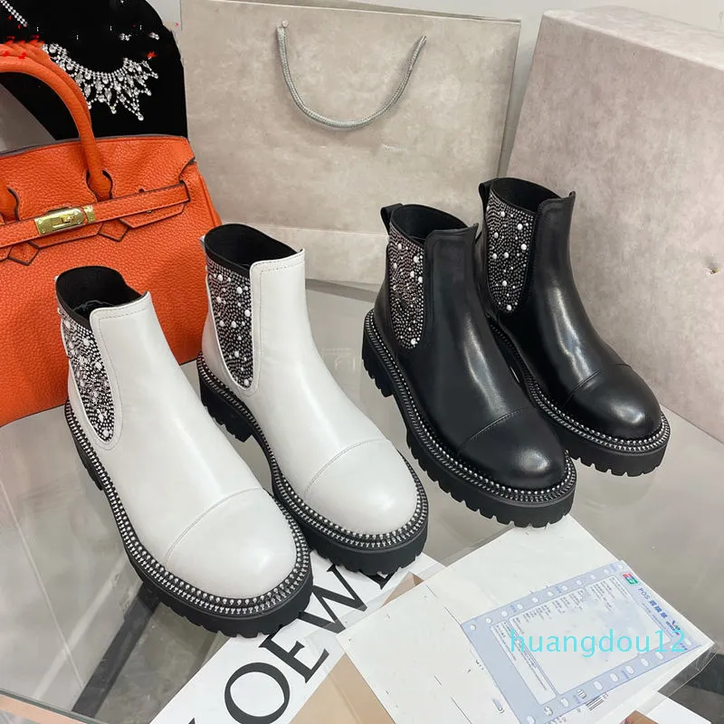 Projektant-zimowe damskie krótkie buty łańcuchowe buty w stylu koreańskim Chelsea Boot Fashion kostki wsuwane na butach oddychające grube dno Shose