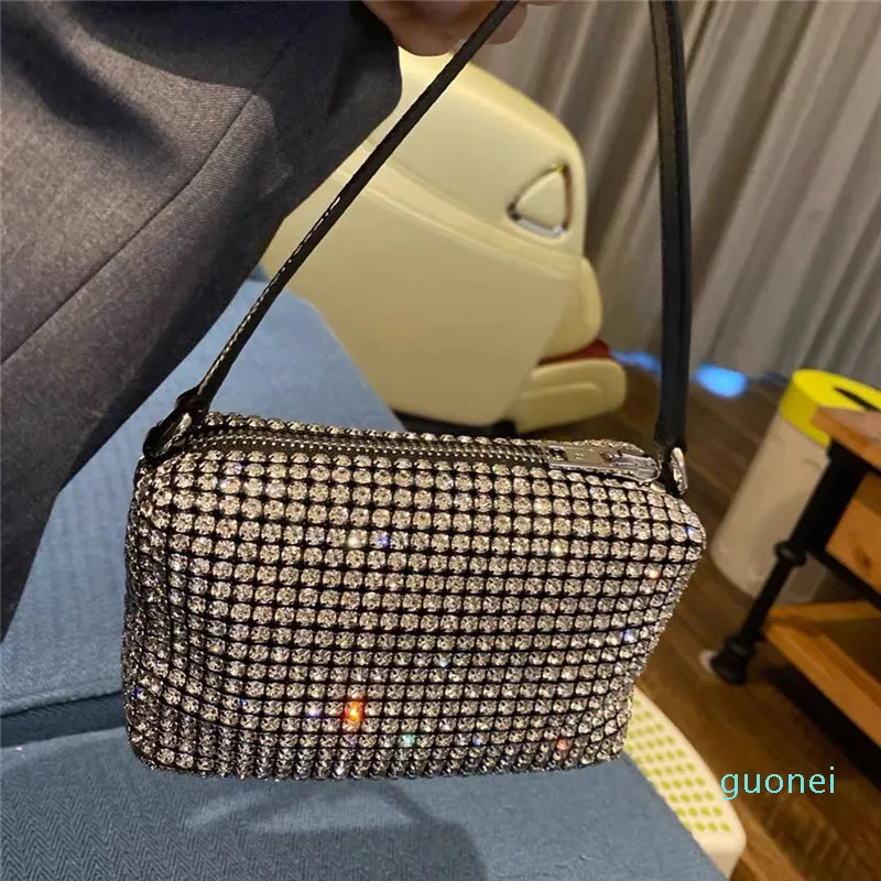 Diseñadores de lujo Diseñador de alta calidad Totes Mujeres Cristal Diamante Flap Bolsos Cadena metálica Bolsas de hombro Crossbody Soho Bag 669