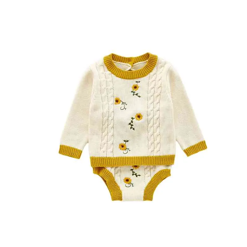 秋と冬の赤ちゃんの女の子手作り刺繍入り綿のプルオーバーニットセーターショーツスーツ生まれた赤ちゃんガール服210515