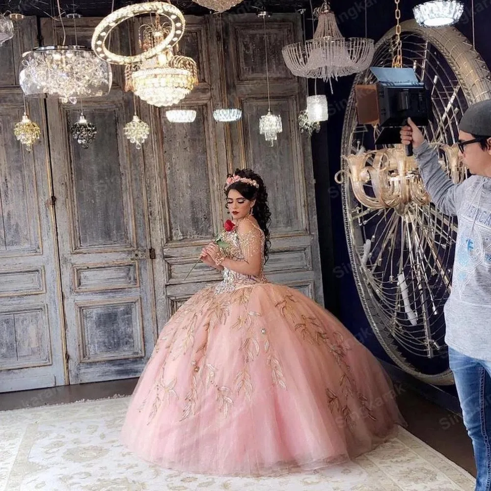 Gorgeous Pink Quinceanera Suknie Off Ramię Sparkly Zroszony Kryształy Plus Size Tulle Sweet 16 Kopciuszek Dress Vestidos DE 15 Años 2022 Suknie kulkowe