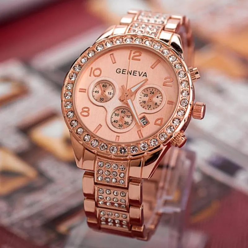 Armbandsur Luxury Crystal Women Watches Rose Gold Ladies Watch Geneva Relogio Feminino Horloge Dames Uhr Damen