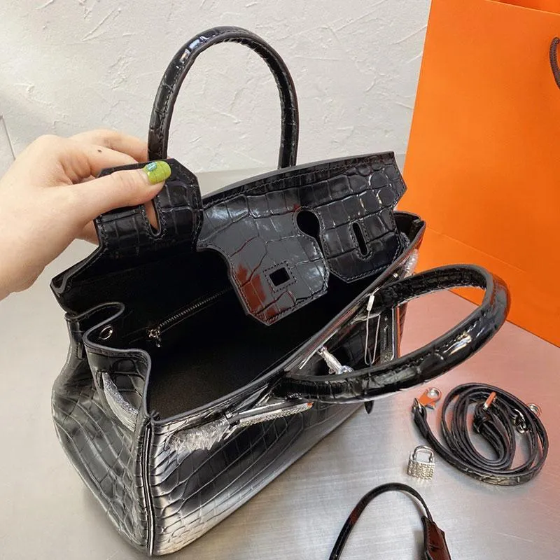 Large Capacity Package Tote Bag Women Handbag Alligator Design Genuine Leather Shopping Shoulder Bags Fashion Diamond Hardware Stamped Lock Graceful Handbags