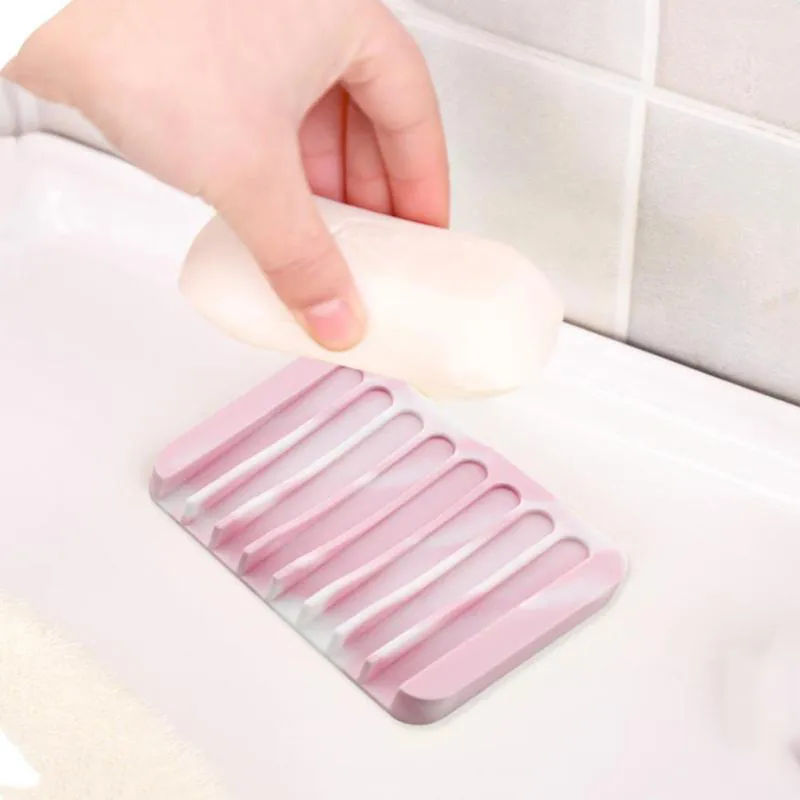 Yaratıcı tarak şeklindeki duş sabunluk ücretsiz perforasyon boşaltma sabunluk çevre dostu silikon sabunluk 18 renkler CCF5731
