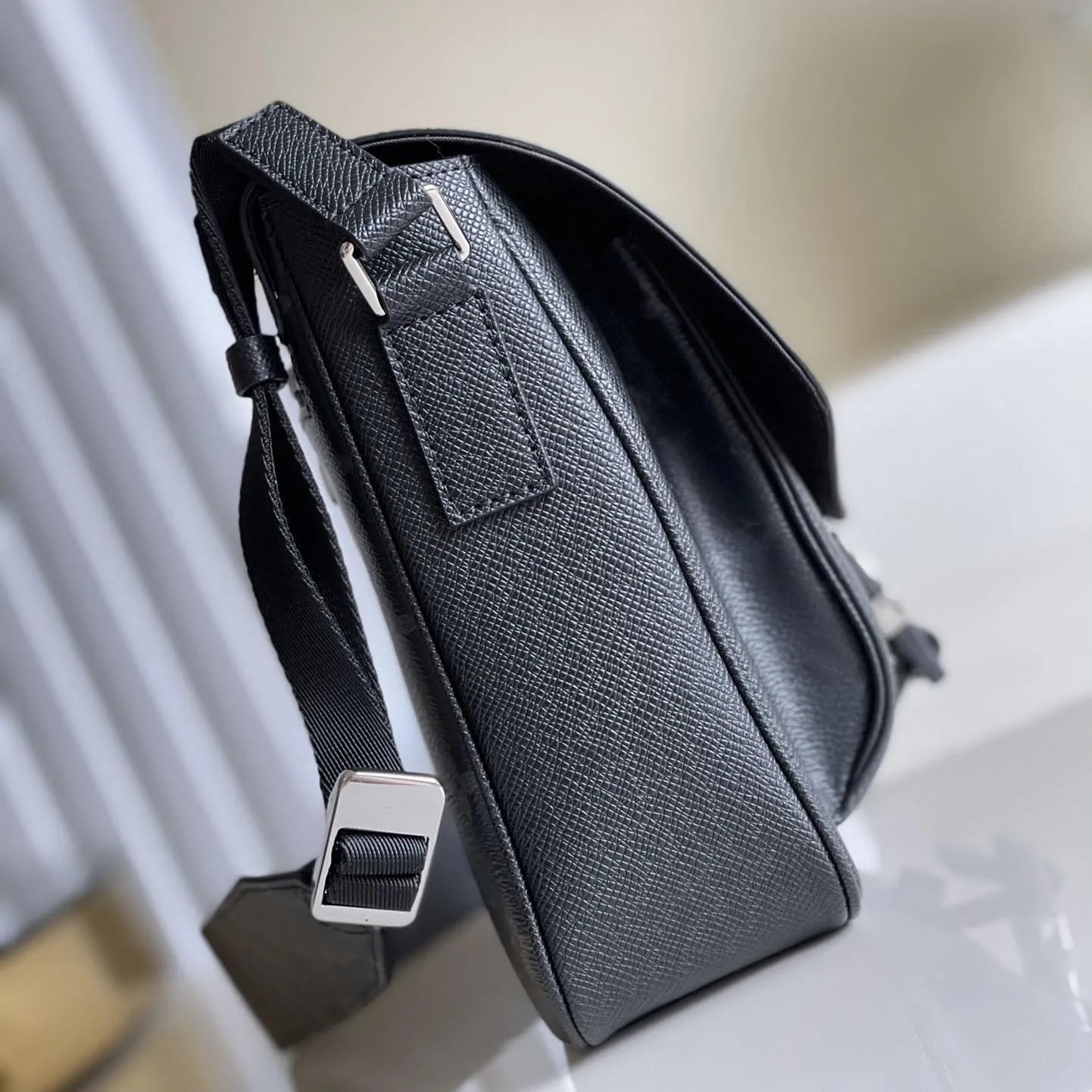 luxurys designer bags fashion men Shoulder crossbody Bag top high quality Handbag 29cm Handbags M30745 M30746