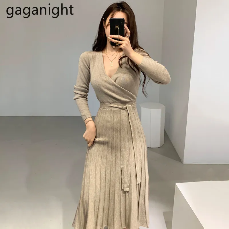 Gaganight Stretchy Mujeres de punto Bodycon Maxi vestido de manga larga con cuello en V Dama delgada Chic Chic Korean Vestido Otoño Invierno Vestidos sólidos 210519