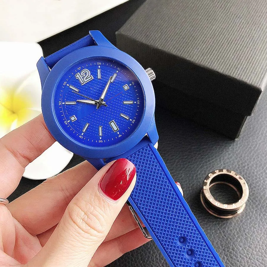 Crocodile Brand Quartz Wrist watches for Women Men Unisex with Animal Style Dial Silicone Strap watch LA12