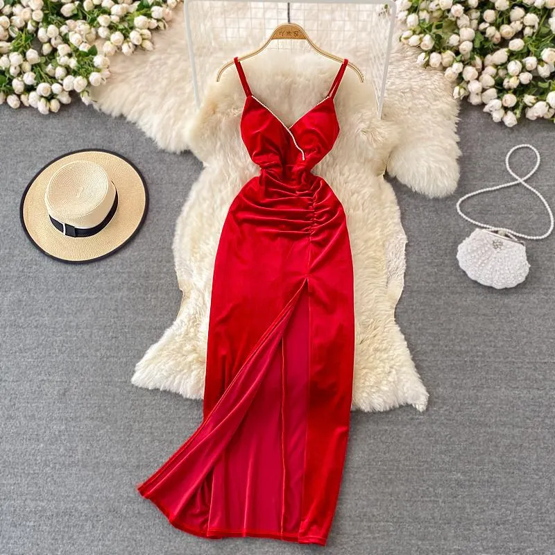 Casual Dresses Sexy Beading V-neck Spaghetti Strap Long Velvet Dress Women Elegant Sleeveless High Split Backless Christmas Party Maxi