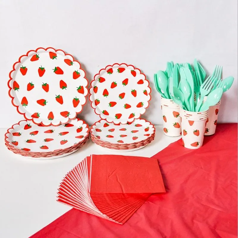 Plastic Party Dinnerware Sets Cute Strawberry Lace Tableware Set Paper