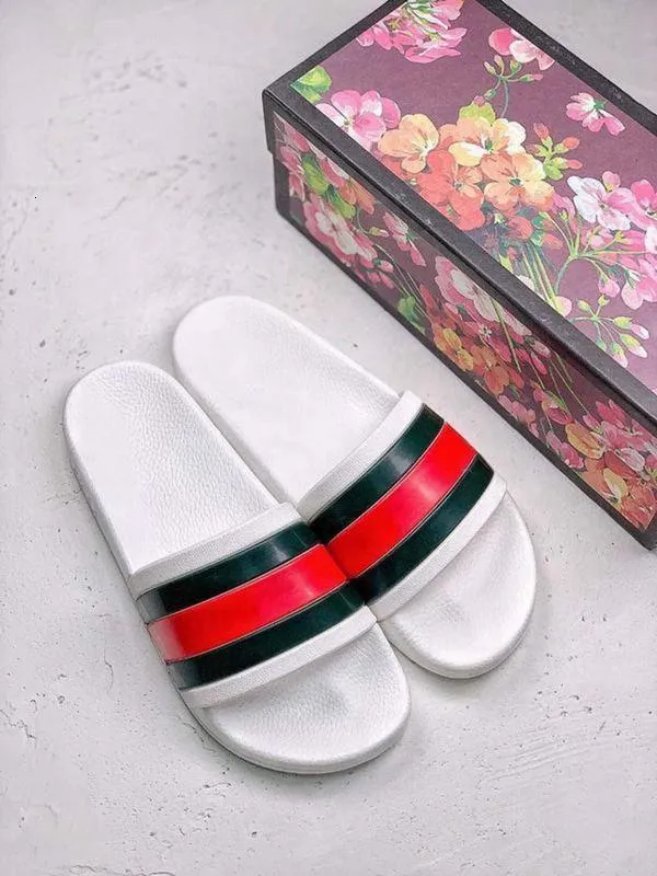 2021 classic fashion casual slippers boys girlsflowered printed sandals men`s and women`s general outdoor 36-45