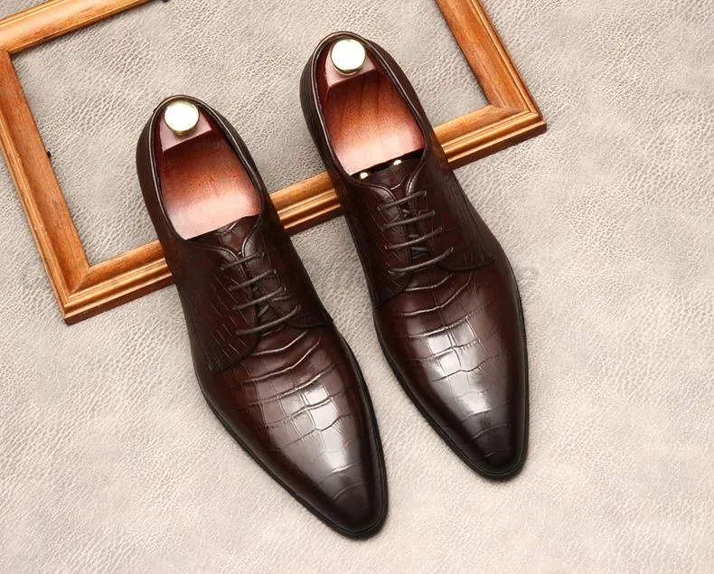 Scarpe oxford a punta formali italiane per uomo in vera pelle Scarpe eleganti da uomo d'affari da uomo in pelle nera a punta marrone vino rosso classico