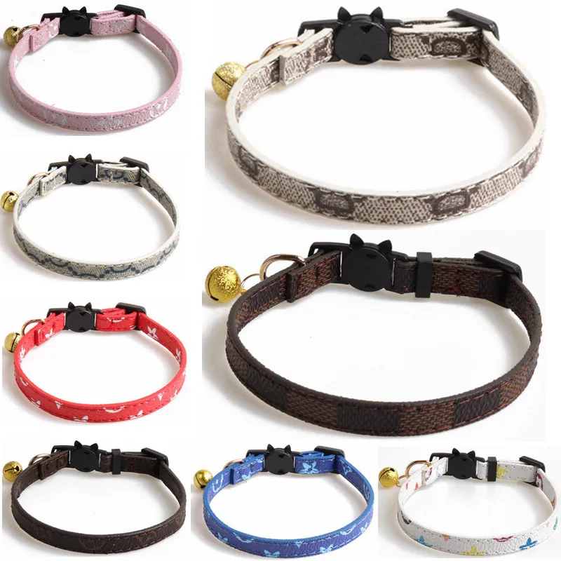 8 Farben Mode Luxuriöses Katzen-Hundehalsband Breakaway mit Glöckchen Verstellbare Sicherheit Kitty Kitten Set Kleine Designer-Hunde Haustierhalsbänder Party Urlaub Rosa