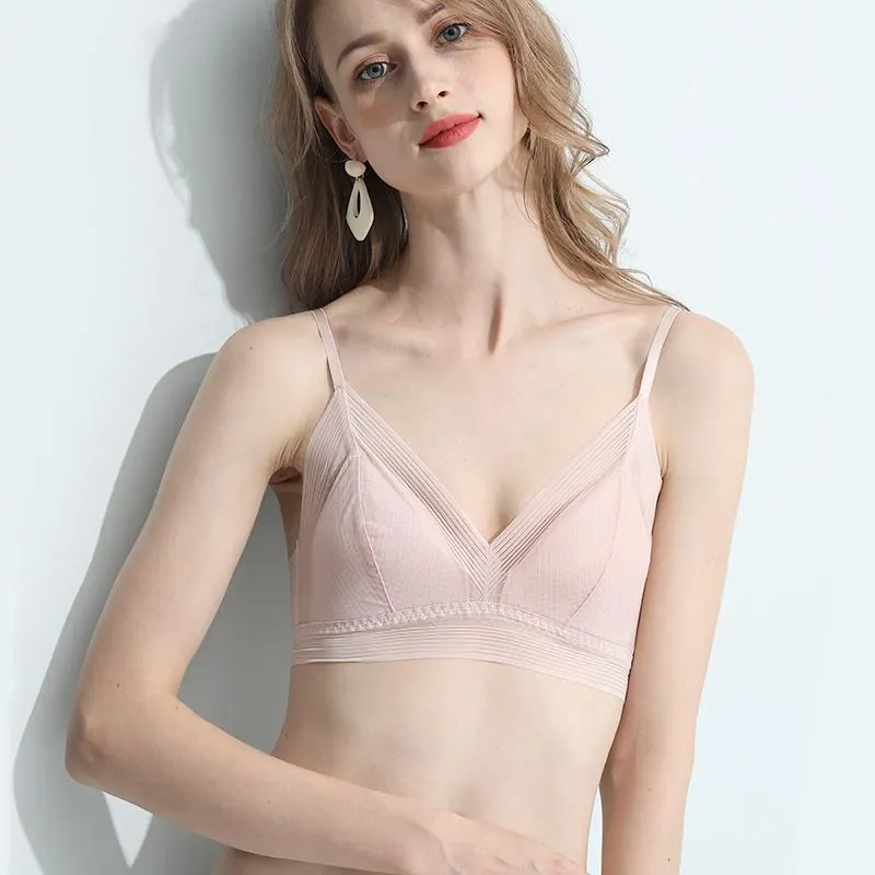 Comfortable Wireless Bra With Real Silk Lining And Outside Lace