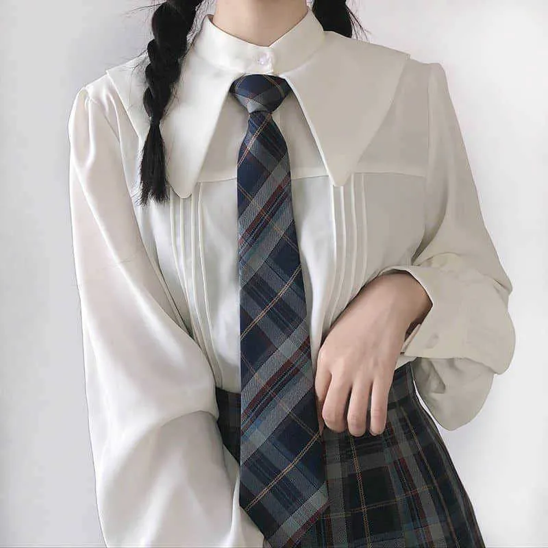 Kvinnors Blus Japanska Ladies Skjorta JK Uniform Multi-Color Design Pekad krage med Slim Långärmad JK Elegant Kvinna 210526
