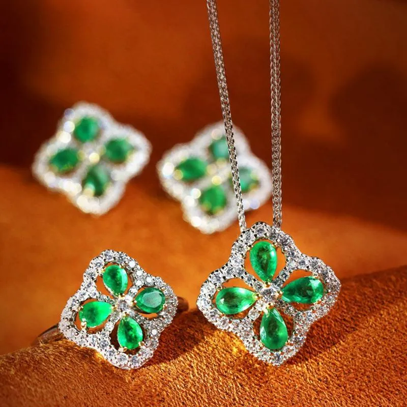 Küpe Kolye Takı Seti Geometrik Yeşil Kristal Rhinestone Yüzükler Küpe Kolye Kadınlar Için Düğün Katma