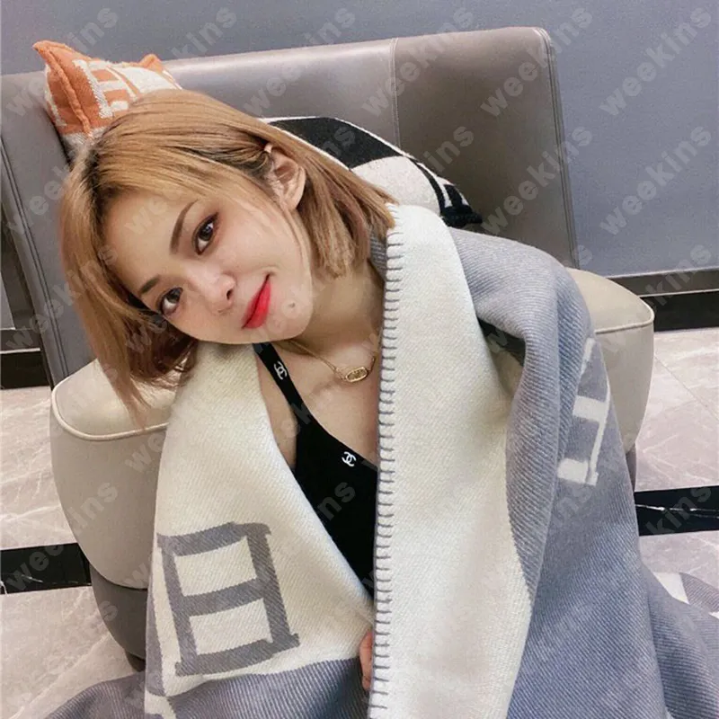 Designer Blankets Fancy Blanket Cashmere Women Letter Sublimation Winter Baby WEEKINS Beach Bathing Towel Bath Cotton D