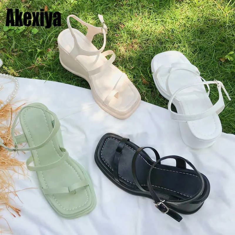 Thick-soled Sandals Women 2021 New One-word Buckle Sandals Women's Flat-bottomed Korean Version of Roman Wedge Sandals BC412 Y0714