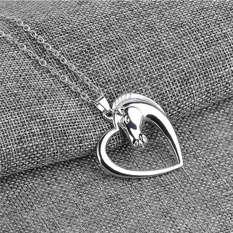 Chains White Horse In Heart Pendant Necklace 50CM Box Chain Necklaces Cute Animal For Women Gift