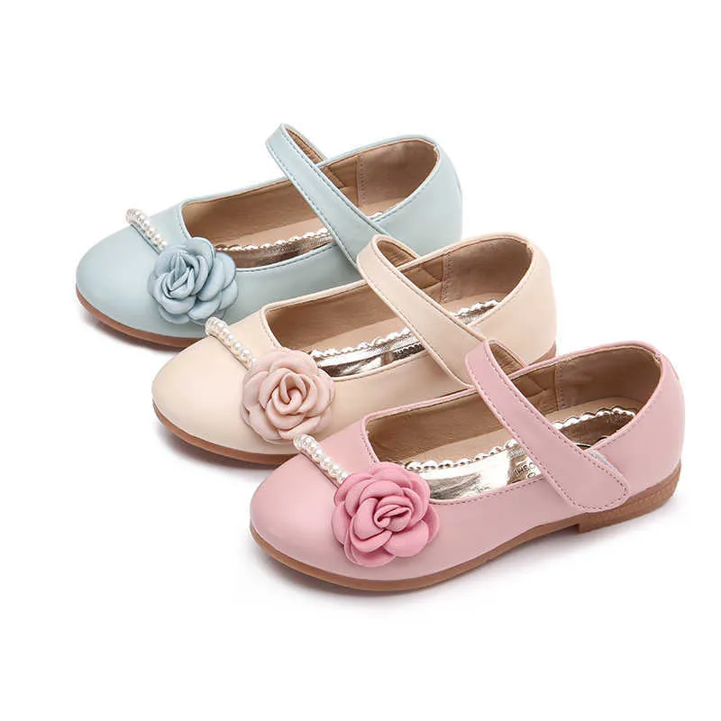 Sapatos infantis de couro Bekamille Sapatos infantis de outono para meninas Princesa Flower Pearl Shoes Moda de fundo suave SSJ009 G1126