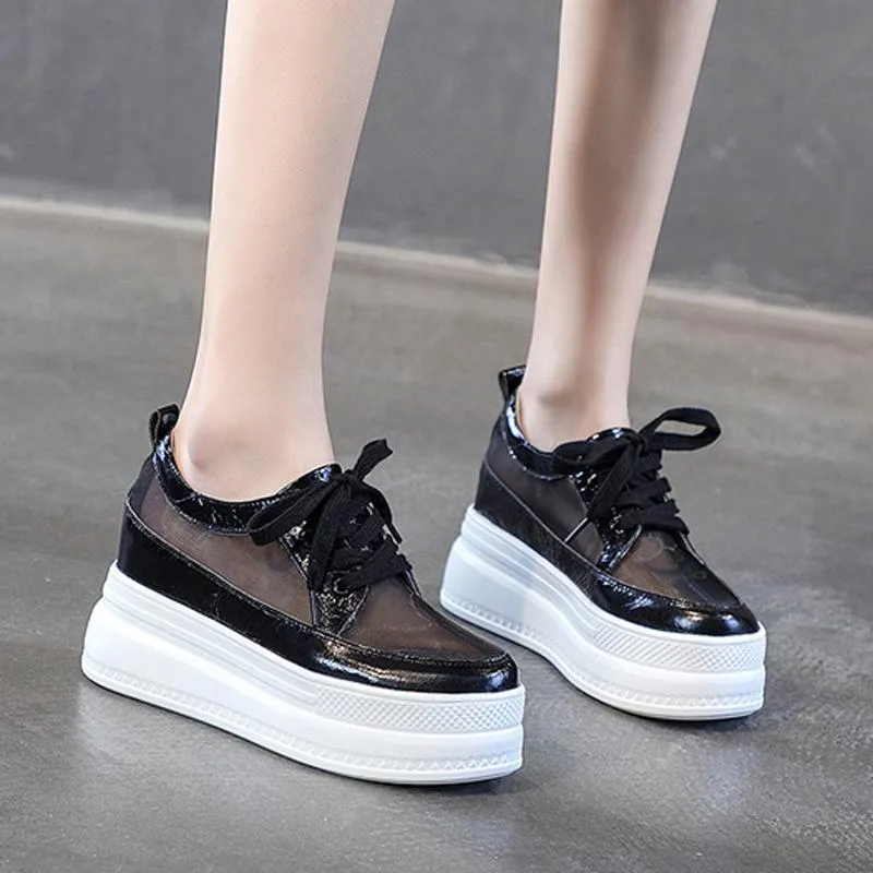 Chaussure noir brillante femme sale