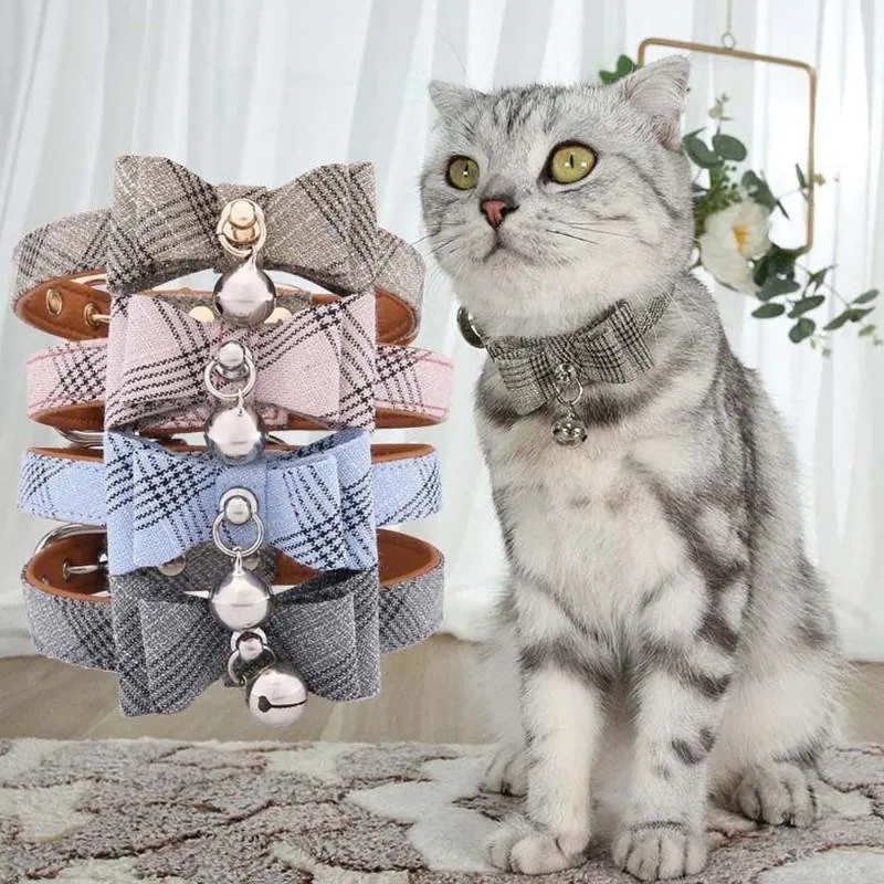 Kattkrafter leder 1 st Diagonal Striped Bowtie Pet Collar Wind Bell Justerbart litet halsband Gentleman Style Söt grooming tillbehör