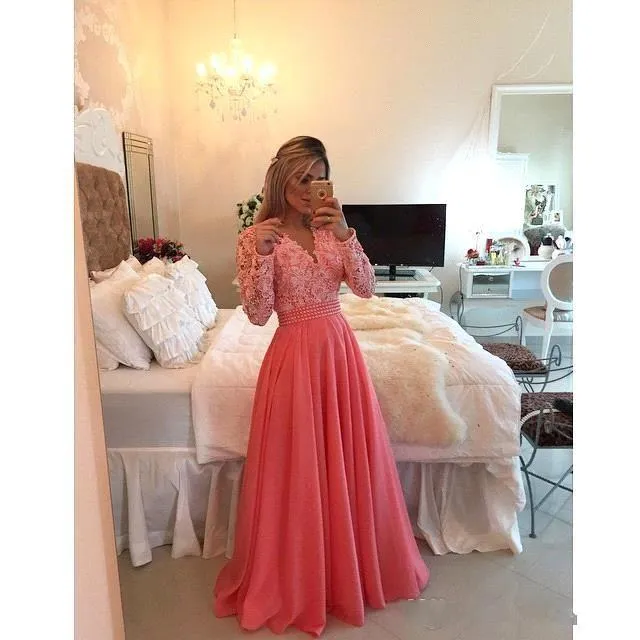 Vatten melon långärmad spets prom klänningar med pärlor vestidos de fiesta v-neck party kappor kväll klänning robe de soiree