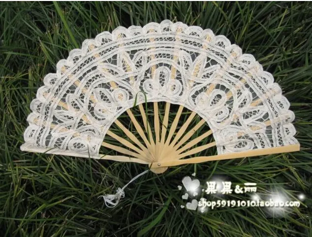 2015 Summer Lace Wedding Fans Bride Craft Lace Nya Deaigne -fans Handgjorda spets Luxury Foral Wedding Dress Fan3790541