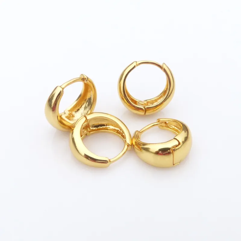 orecchini a cerchio in oro giallo 24k con orecchini pieni e lisci per donne