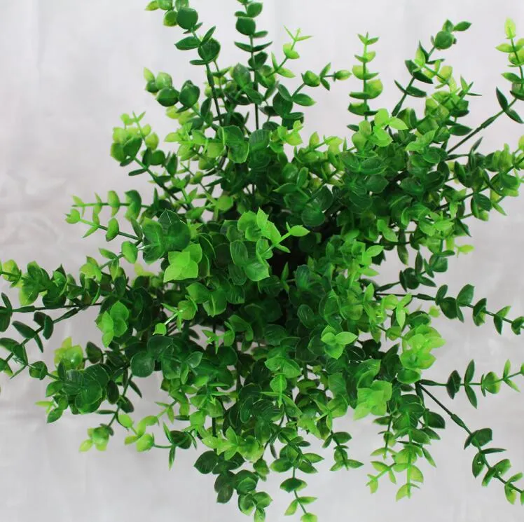 Feuilles d'eucalyptus 35cm/14 pouces, simulation de fleurs de bon augure, herbe verte en plastique contre de vraies fleurs avec feuilles