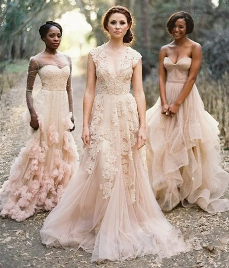 Abiti da sposa Boho Champagne unici 2016 Abiti da sposa in pizzo pieno con scollo a V floreale Abiti da sposa country vintage Berta Robe De Mariée