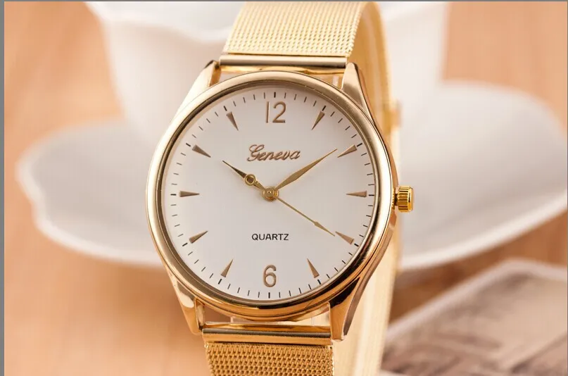 Mulheres Genebra Relógios Mais Novo Liga Malha Cinto Cool Assista Preço de Fábrica Golden Band Ladies Quartz WristWatch