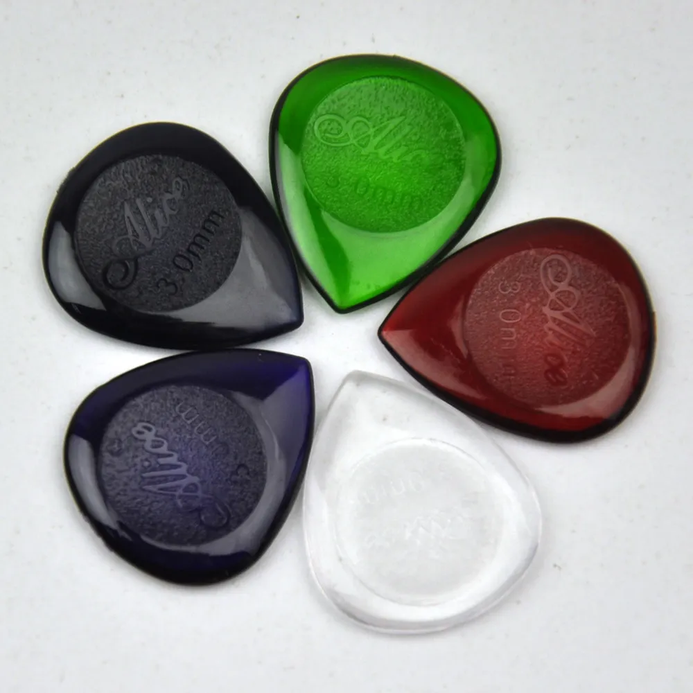 Beaucoup de 3 mm Small Heart Points de guitare Waterdrop Plectrums for Electric Guitar Jazz Bass Assortid Colors5253252