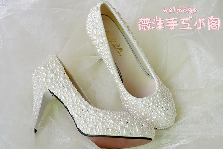 Scarpe da sposa di perle fatte a mano 2015 Nuovo piatto 4,5 cm 8 cm tacco avorio tacco gattino scarpe da sposa scarpe su misura scarpe da damigella d'onore slip-on