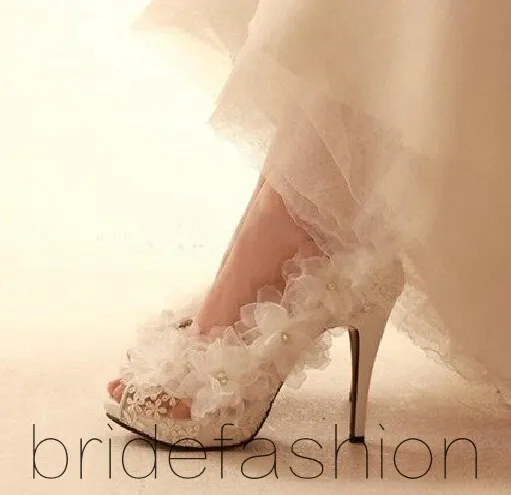 insalubre Golpeteo Unión Zapatos de boda de encaje de marfil blanco para novias elegantes apliques de tacón alto nuevo insalubre Golpeteo Unión Zapatos de boda de encaje de marfil blanco para novias elegantes apliques de tacón alto nuevo