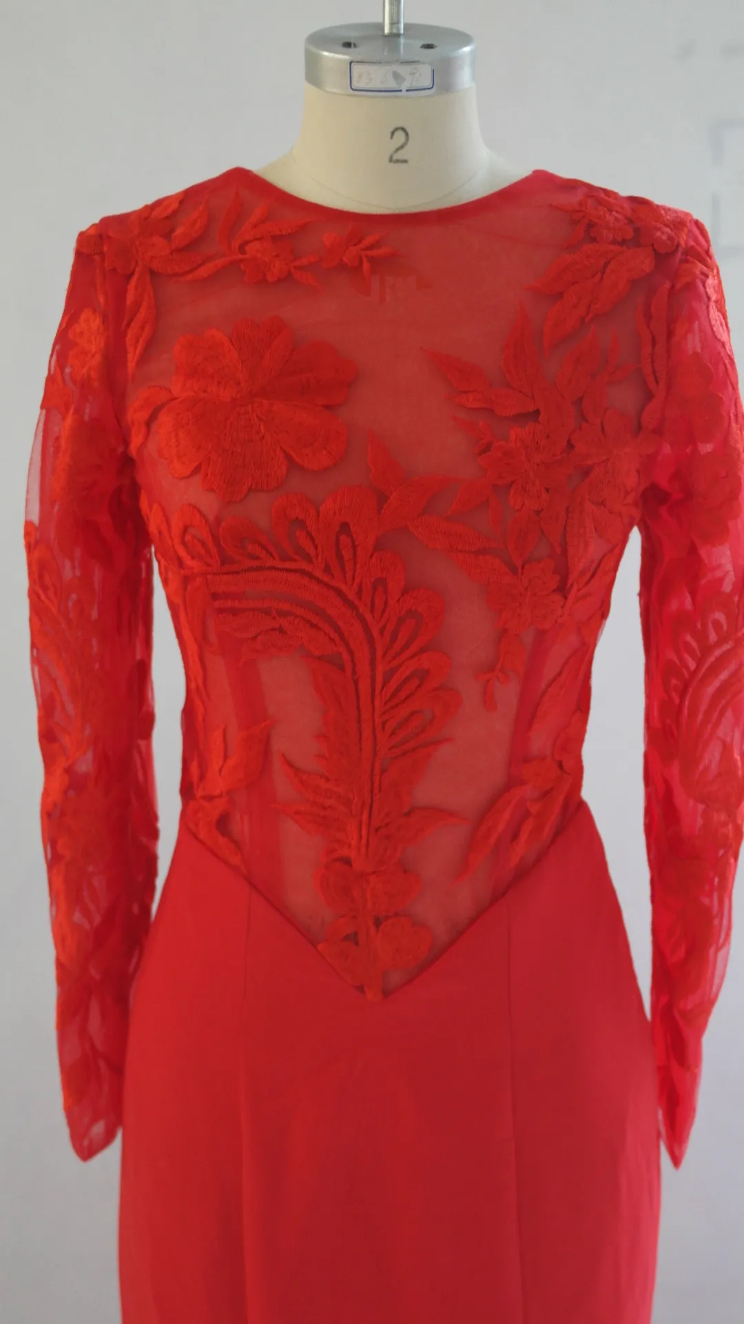 Сексуальная русалка прозрачная длинные рукава кружевные выпускные платья знаменитые платья с красной ковровой дорожкой с шифоновым экипажем на вырезка Trai6055408