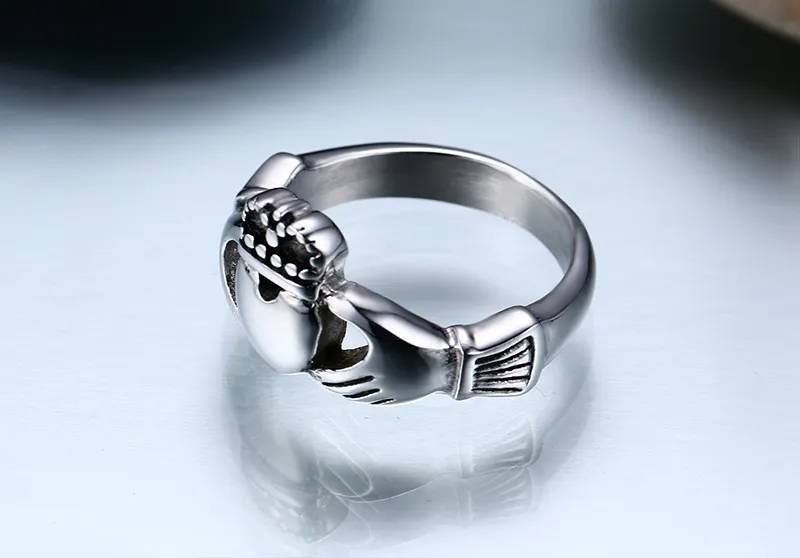 Bague de fiançailles Claddagh irlandaise en acier inoxydable personnalisée en acier inoxydable