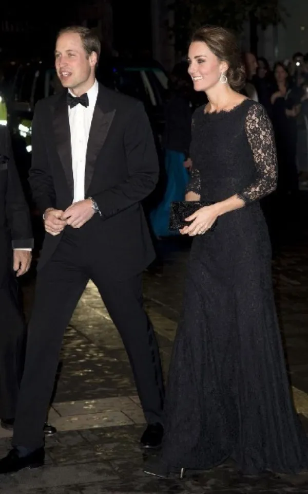 Modeste Vintage dentelle noire longues robes de bal formelles Kate Middleton robes de soirée sur mesure col bateau manches illusion pas cher de haute qualité