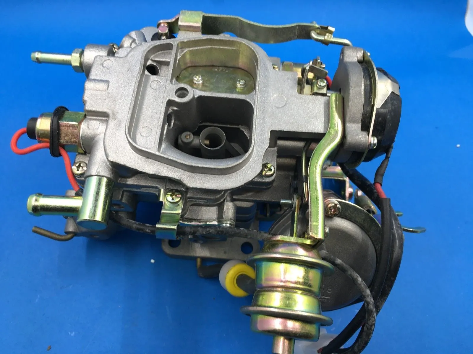 Carburetor Model 4Y for Toyota Hilux Dyna Delta NIKKI 618 711 from